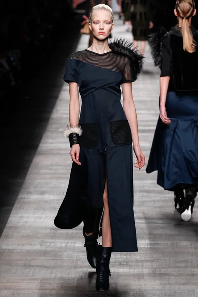 Look 7